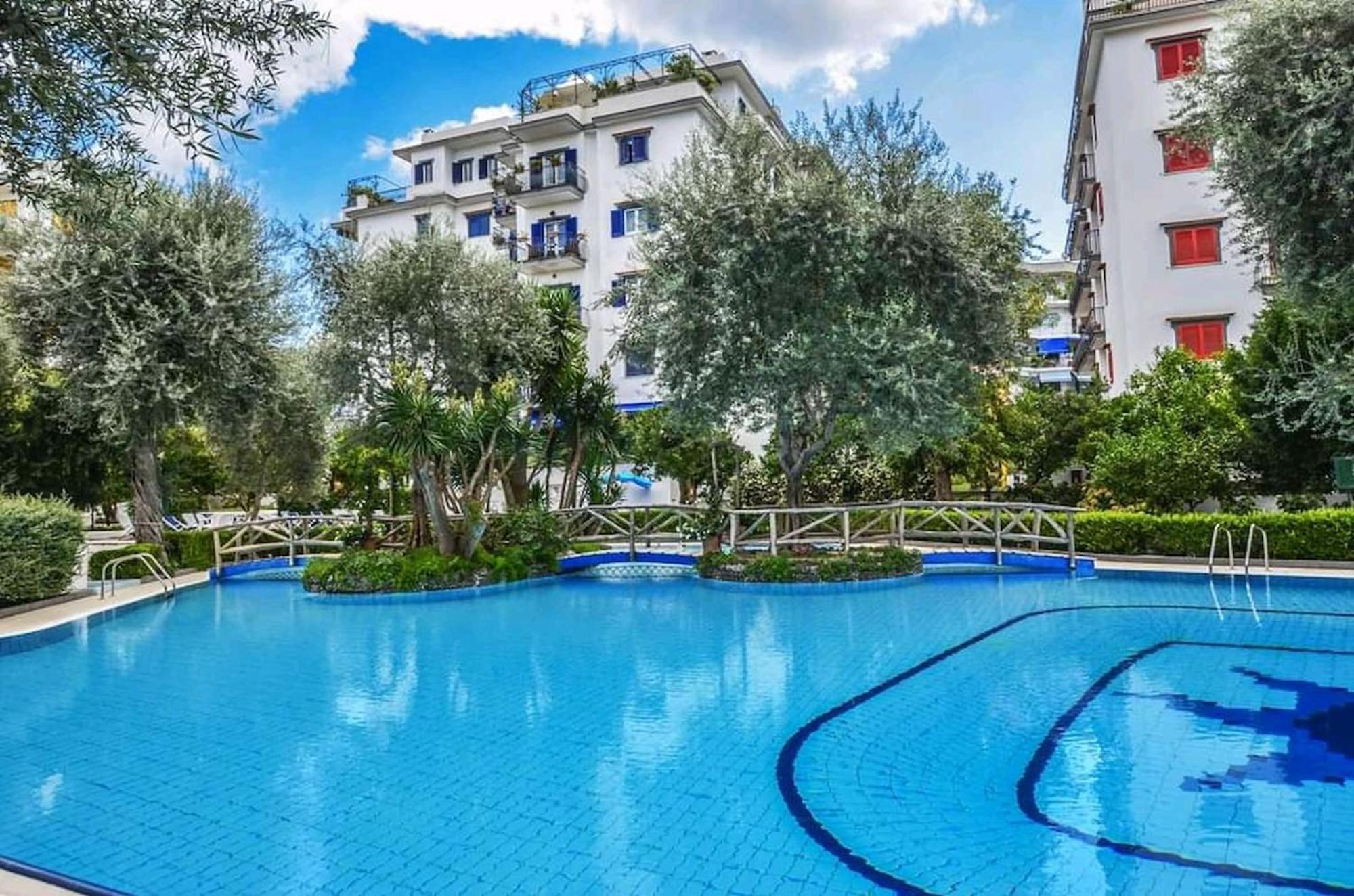 Sorrentovibes - Modern Apartment With Terrace, Swimming Pool&Tennis المظهر الخارجي الصورة