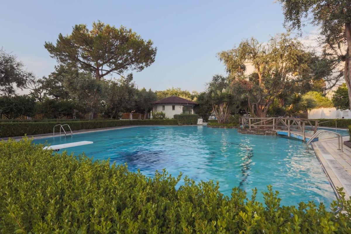 Sorrentovibes - Modern Apartment With Terrace, Swimming Pool&Tennis المظهر الخارجي الصورة