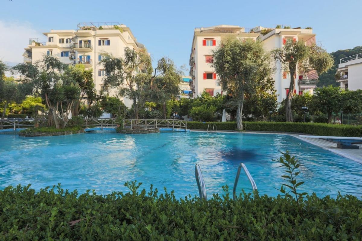 Sorrentovibes - Modern Apartment With Terrace, Swimming Pool&Tennis المظهر الخارجي الصورة