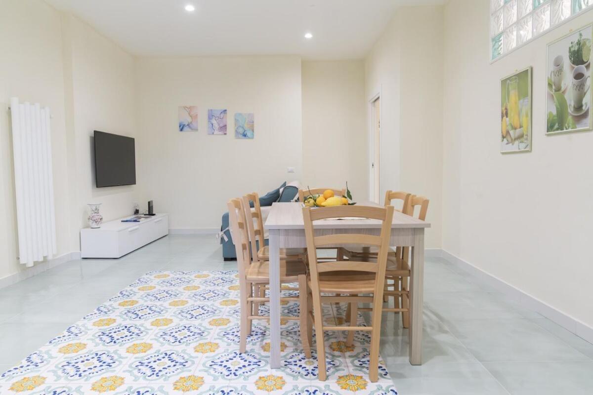 Sorrentovibes - Modern Apartment With Terrace, Swimming Pool&Tennis المظهر الخارجي الصورة